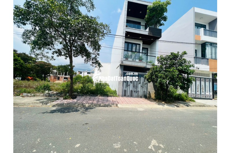 duy nhất lô đất tái định cư Đất Lành, Vĩnh Thái, dt 72m2 ngang 4,5m, lh0869524999