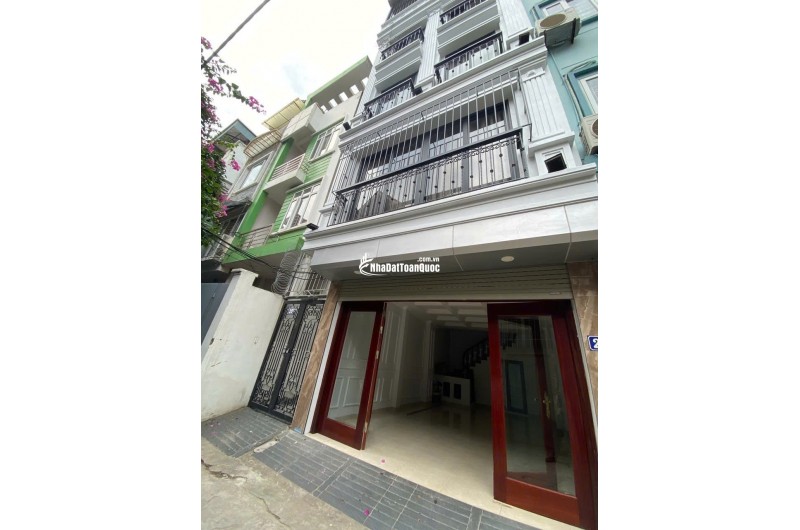 BÁN NHÀ 5 TẦNG MỚI NGÕ 193 BỒ ĐỀ – LONG BIÊN – GIÁ 13.8 TỶ
Liên hệ chính chủ: 0383 150 180