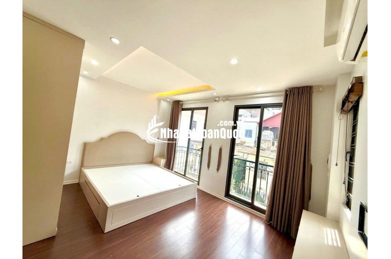 BÁN NHÀ 5 TẦNG MỚI NGÕ 193 BỒ ĐỀ – LONG BIÊN – GIÁ 13.8 TỶ
Liên hệ chính chủ: 0383 150 180
