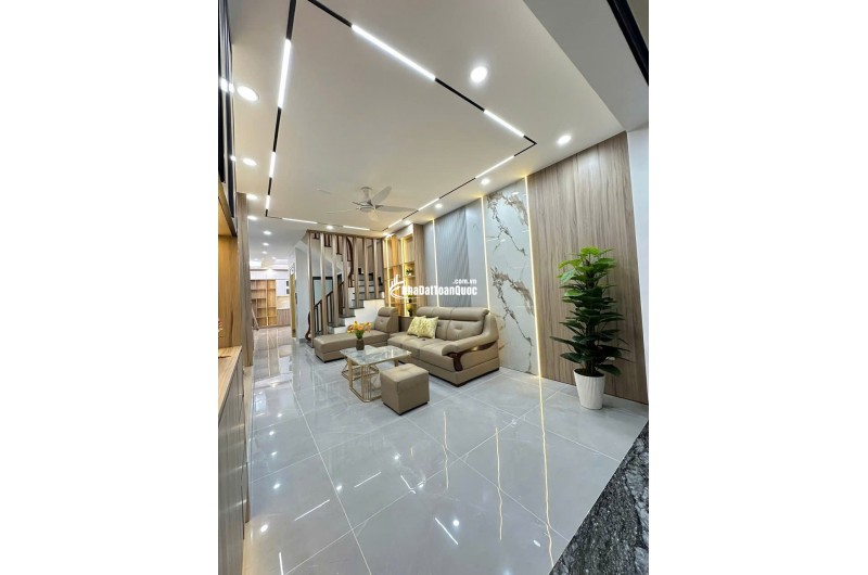Siêu phẩm lô góc Nguyên Đúc Cảnh ,Hoàng Mai,1 nhà ra phố,thang máy,sân trươc nhà rộng,nội thât cao cấp