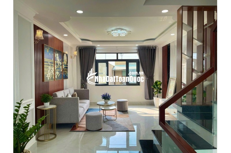 Nhà đẹp nét căng Hồng Tiến, 49,6m2 x 4 tầng, giá 8,4 tỷ.
