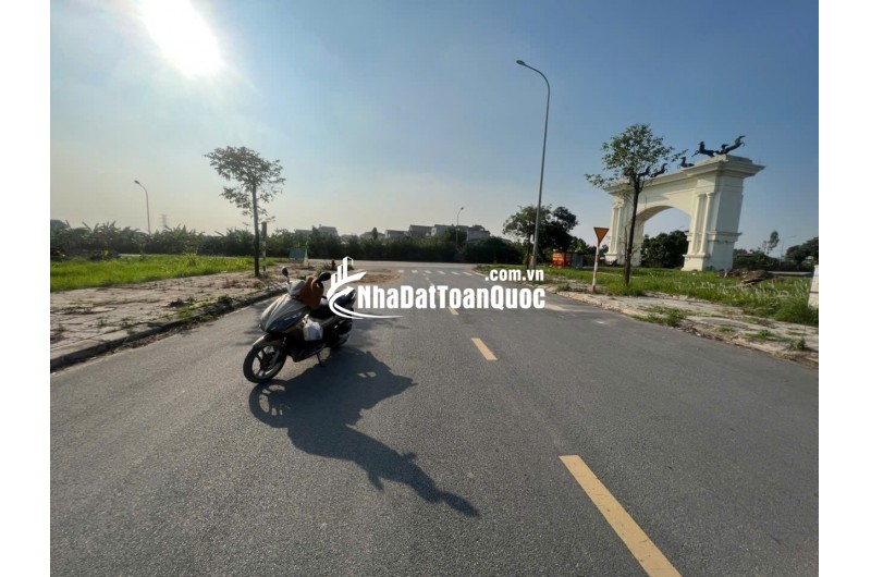 Tọa lạc tại Bảo Long New City, Hương Mạc, Từ Sơn, Bắc Ninh, đất nền này có diện tích 100m2 và giá bán 4,1 tỷ 
 Đây là cơ hội tuyệt vời  Diện tích: