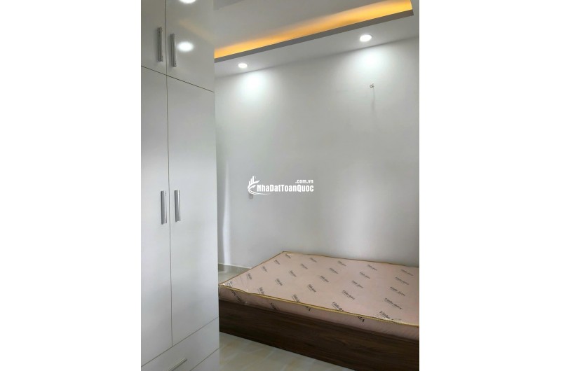 GÓC 2 MẶT TIỀN – 4 TẦNG – THU NHẬP 25TR/THÁNG – NGAY NGÃ 4 NGUYỄN TRÃI Q5. LH:0988954579
