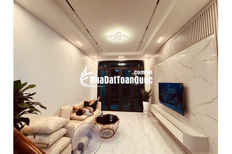 CỰC PHẨM 5 TẦNG LÔ GÓC FULL NỘI THẤT Ở LUÔN PHỐ XUÂN ĐỈNH