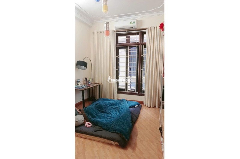 Ô TÔ ĐỖ CỬA - 3 MẶT THOÁNG - CỰC GẦN NGOẠI GIAO ĐOÀN.