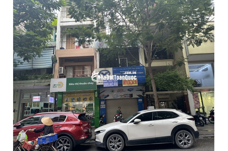 Cho thuê nhà nguyên căn 155 Nguyễn Thái Bình, Q1