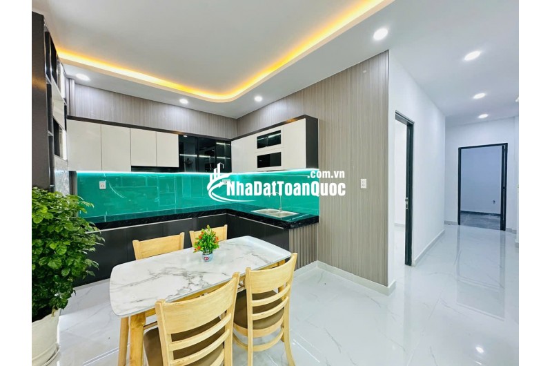 nhà ngay ngã tư phước lý