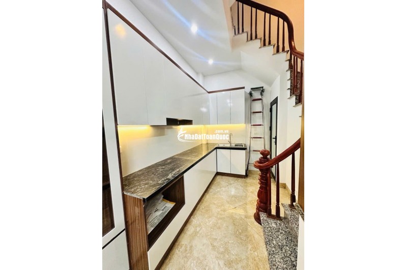 NHÀ MỚI SẴN Ở NGAY- THOÁNG SÁNG - KHU VỰC PHÁT TRIỂN- 30m RA Ô TÔ TRÁNH