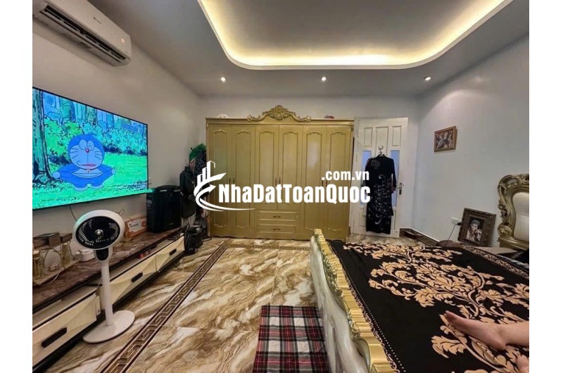  SIÊU PHẨM NHÀ ĐẸP ĐỊNH CÔNG, HOÀNG MAI 
 Diện tích: 80m² – Mặt tiền rộng 5m – Ô tô đỗ gần cửa
 Giá bán: Hơn 13 tỷ (có thương lượng)
