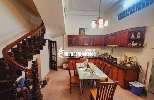 Địa chỉ: 159.3 Chùa Láng, quận Đống Đa, Hà Nội