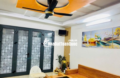 Bán nhà 5 tầng, 4PN, 4WC, Tân Mai, Hoàng Mai, Hà Nội, sổ đỏ