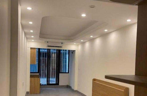 Bán nhà riêng tại Thụy Khuê, 8,1 tỷ, 43 m2, giá cực chất