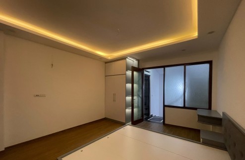 Căn nhà phố Hạ Đình - 30m2, mặt tiền 3.9m - Trung tâm Thanh Xuân - 7.5 tỷ