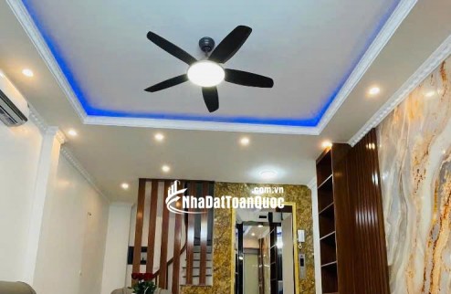 CC bá.n nhà Phạm Văn Đồng 37m thang máy- kinh doanh - ở sướng 9.35 tỷ
