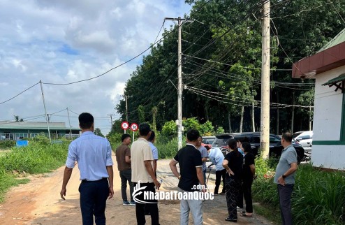 Bán đất mặt tiền Quảng Tiến 27, giá 1,25 tỷ, cách chợ Trà Cổ 1km