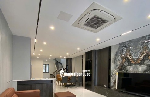 BÁN GẤP NHÀ PHÂN LÔ QUÂN ĐỘI - NGỌC THỤY, LONG BIÊN
Diện tích 52m², mặt tiền 6m, xây 6 tầng, thang máy, ngõ ô tô tránh – Ô tô vào tận nhà. Giá: