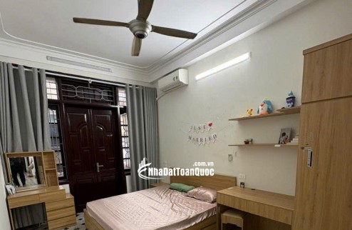 BÁN NHÀ TRUNG TÂM ĐỐNG ĐA – YÊN LÃNG – 4 TẦNG CHẮC CHẮN – GIÁ 23.5 TỶ