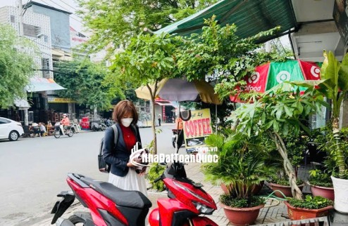 NHÀ MẶT TIỀN KD PHẠM VĂN BẠCH-TÂN BÌNH - NGANG 4.5M - 7 TẦNG -THANG MÁY - GIÁ 15.8 TỶ