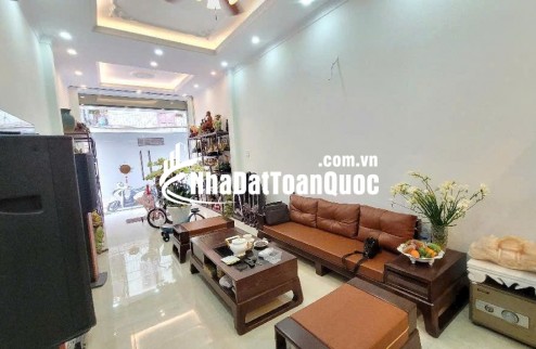 Bán nhà Cổ Linh - 45m2- Thang máy - Ô tô - Nhà đẹp ở ngay - chỉ nhình 7 tỷ