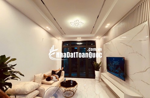 CỰC PHẨM 5 TẦNG LÔ GÓC FULL NỘI THẤT Ở LUÔN PHỐ XUÂN ĐỈNH