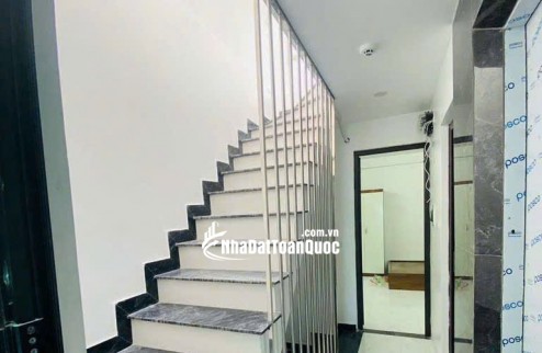 NHÀ 6 TẦNG – GẦN KĐT CIPUTRA – VÀO Ở NGAY