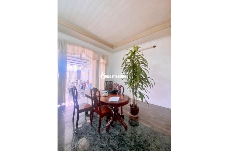 Bán nhà Linh Trung, Thủ Đức,  đường Số 3, DT 142m2, 3PN, SH, 7.45 tỷ. LH: 0933125879
