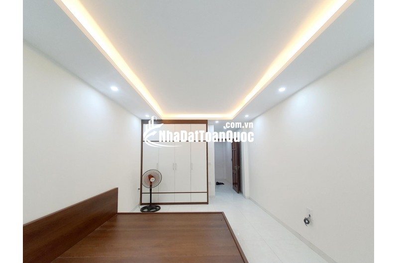 H Đường thông, ô tô qua cửa, ngay trường Hoài Đức A, nhà Kim Chung, 4,5 tầng 36m2 giá 5 tỷ 7