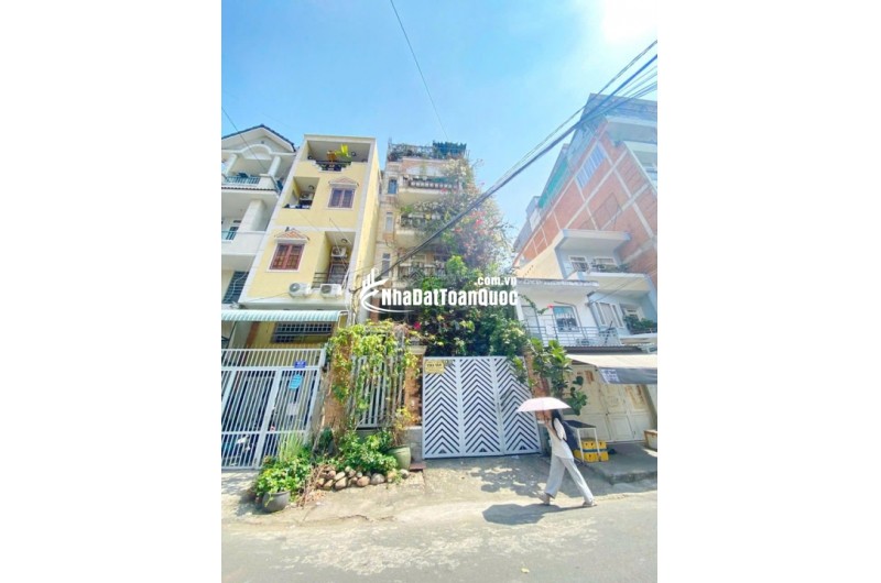 Xuất cảnh CHDV 15 phòng mặt tiền 93 đường số 49 Tân Quy Q7 giá 27.4 tỷ