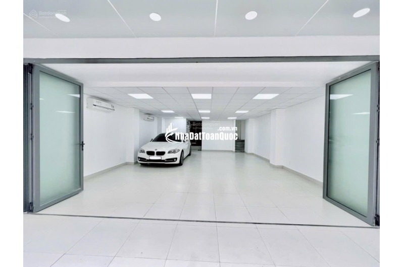 Toà nhà văn phòng đẹp, thang máy HXH Huỳnh Văn Bánh, Phú Nhuận. 420m2 sàn, giá 21,3 tỷ
