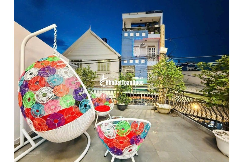 Nhà 2 mặt tiền xe tải Bùi quang Là phường 12 có 6PN 3 lầu hướng Tây Bắc 64m2, thiết kế hiện đại, sang trọng.