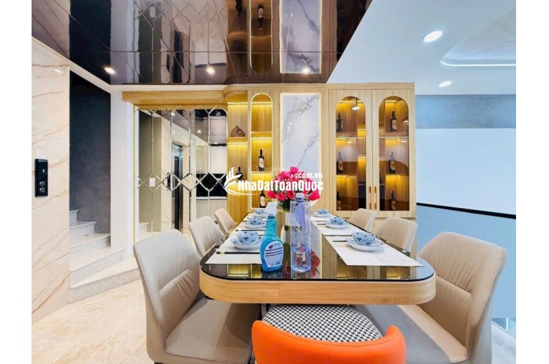 Bán nhà đẹp Hẻm VIP Quang Trung - có Thang máy - Giá bán: 8.65 tỷ Ngang 4m dài 10.68m  XD 5 Tầng