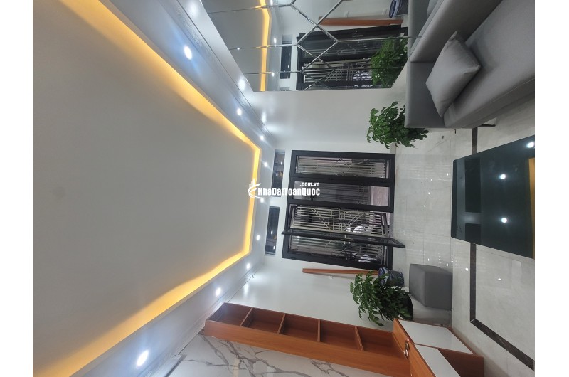BÁN NHÀ TÔ HIỆU, 5 TẦNG THANG MÁY, 40M2, 10.X TỶ