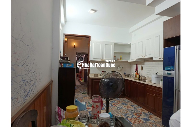 Chính chủ tự xấy,  cần bán gấp nhà LÔ GÓC 70m2 đường số 102 Quận 9 HXH ngủ trong nhà