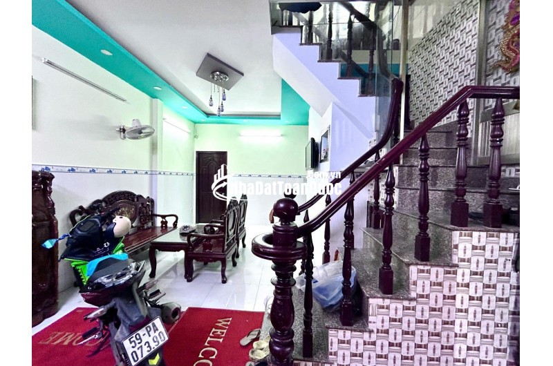 BÁN NHÀ ĐỒNG ĐEN - V.I.P BÀU CÁT - 60M2 - 7.1 TỶ - OTO ĐỖ CỬA