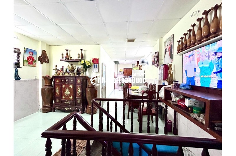 BÁN NHÀ ĐỒNG ĐEN - V.I.P BÀU CÁT - 60M2 - 7.1 TỶ - OTO ĐỖ CỬA