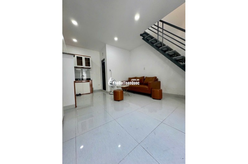 Bán Nhà Gần QL1A, 2 Tầng,Tặng Full Nội Thất, Giá Chỉ 2,4 Tỷ