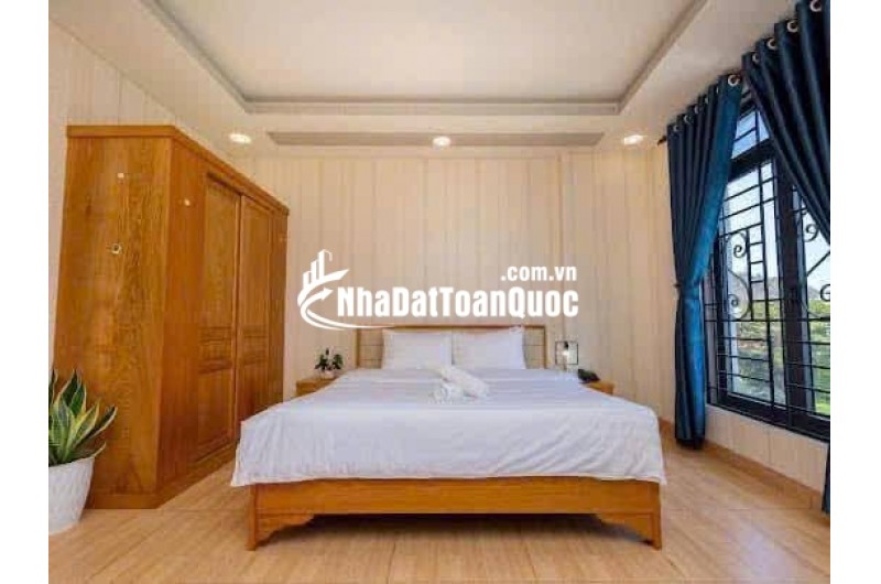 Bán nhà mặt phố Phan Chu Trinh, Vũng Tàu, diện tích 180m2, giá 23 tỷ, sổ hồng. Liên hệ: 0797922499.