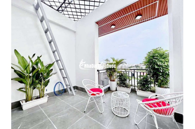 Nhà mới full nt 54m2-5tang Bùi Văn Ngữ Q12, đường 10m ,gần Ngã 3 Đông Quang, 7 tỷ nhỉnh 0932030061
