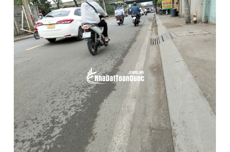 Nhà Cấp 4 Kiên Cố – Hẻm Xe Hơi, Nguyễn Duy Trinh - Phường Phú Hữu – Sổ Đẹp – giá 8 tỷ 5