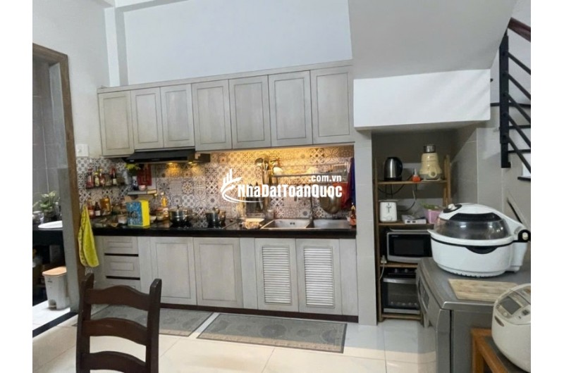 Bán nhà 4 tầng, 4PN, Linh Trung, Thủ Đức. DT 64m2, SH, giá 7.55  tỷ. LH: 0933125879