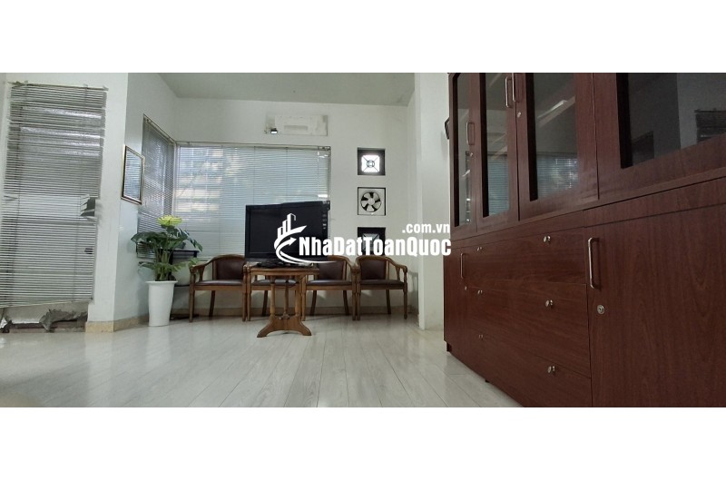 Bán nhà mặt tiền đường Ông Ich Khiêm - Thanh Khê, 98m, 3 tầng, giá hơn 17 tỷ.
