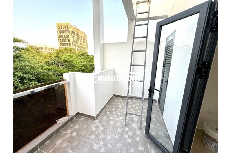 BÁN NHÀ KHU VIP LỘC VỪNG- NHÀ MỚI HXH - QUỐC LỘ 13 - TP. THỦ ĐỨC - GIÁ 8.6 TỶ