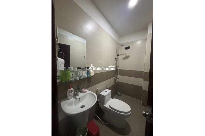 Bán nhà 4 tầng, 4PN, Linh Trung, Thủ Đức. DT 64m2, SH, giá 7.55  tỷ. LH: 0933125879