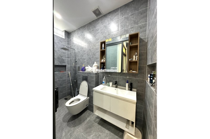 Bán nhà Thủ Đức, đường Số 8, Trường Thọ. DT 105m2, 2 tầng, 3PN. Sổ hồng, giá 7.85  tỷ. LH: 0933125879