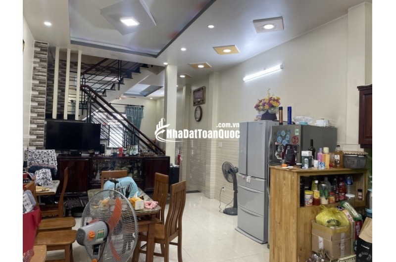 Bán nhà trong ngõ Lê Thị Hoa, Bình Chiểu, Thủ Đức. 71m2, 3 tầng, 3PN. Sổ hồng, giá 6,05  tỷ. LH: 0933125879
