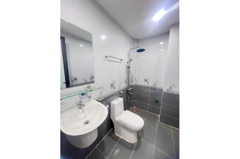 Thụy Khuê! 45, 6 tầng, mặt tiền 6m chỉ hơn 9.8 tỷ