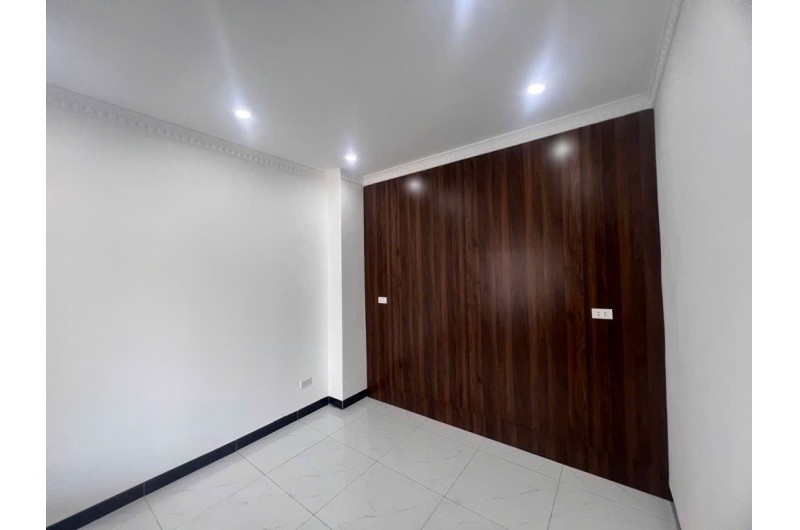 Thụy Khuê! 45, 6 tầng, mặt tiền 6m chỉ hơn 9.8 tỷ