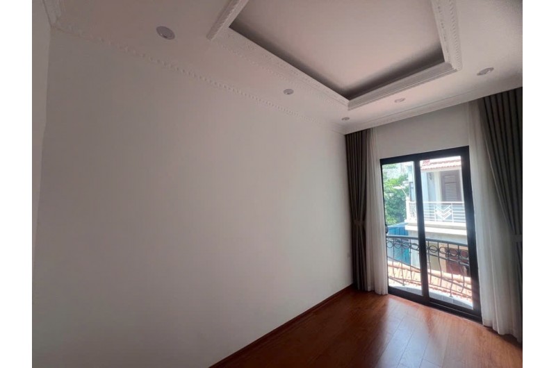 Thụy Khuê! 45, 6 tầng, mặt tiền 6m chỉ hơn 9.8 tỷ