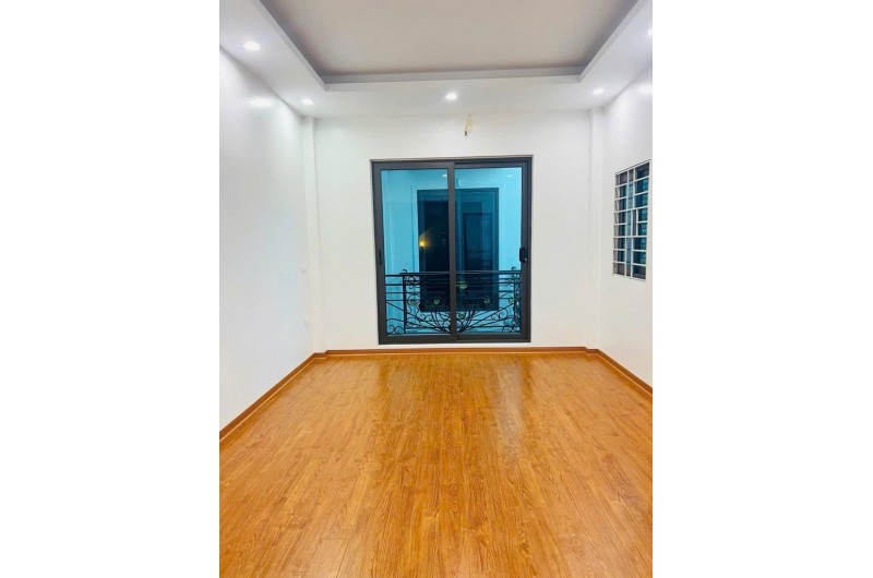 Bán nhà Xuân Đỉnh 40m, 5 tầng, oto đỗ cửa, tặng full nội thất!