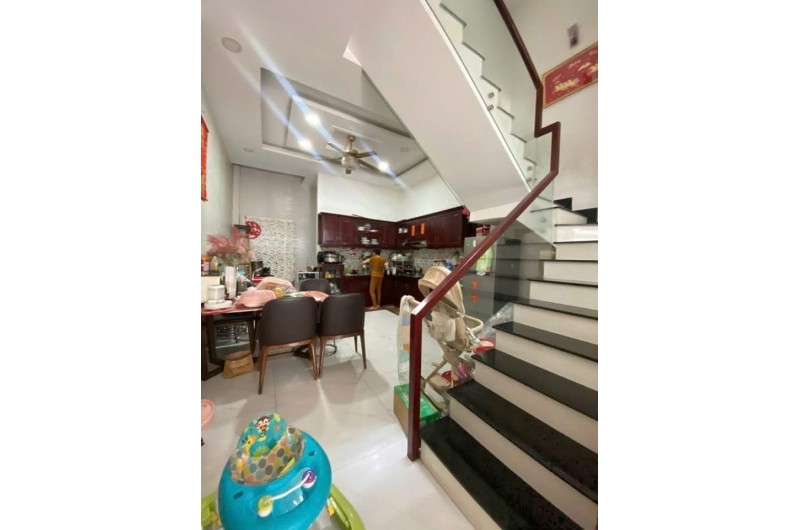 Bán Nhà Tân Kỳ Tân Quý, Bình Tân, Hẻm Ôtô 6m, 53m2 (4,4x12) 4 Tầng BTCT, Cách Mặt Tiền Kinh Doanh Mua Bán Sầm Uất, Nhỉnh 6 Tỷ Còn TL